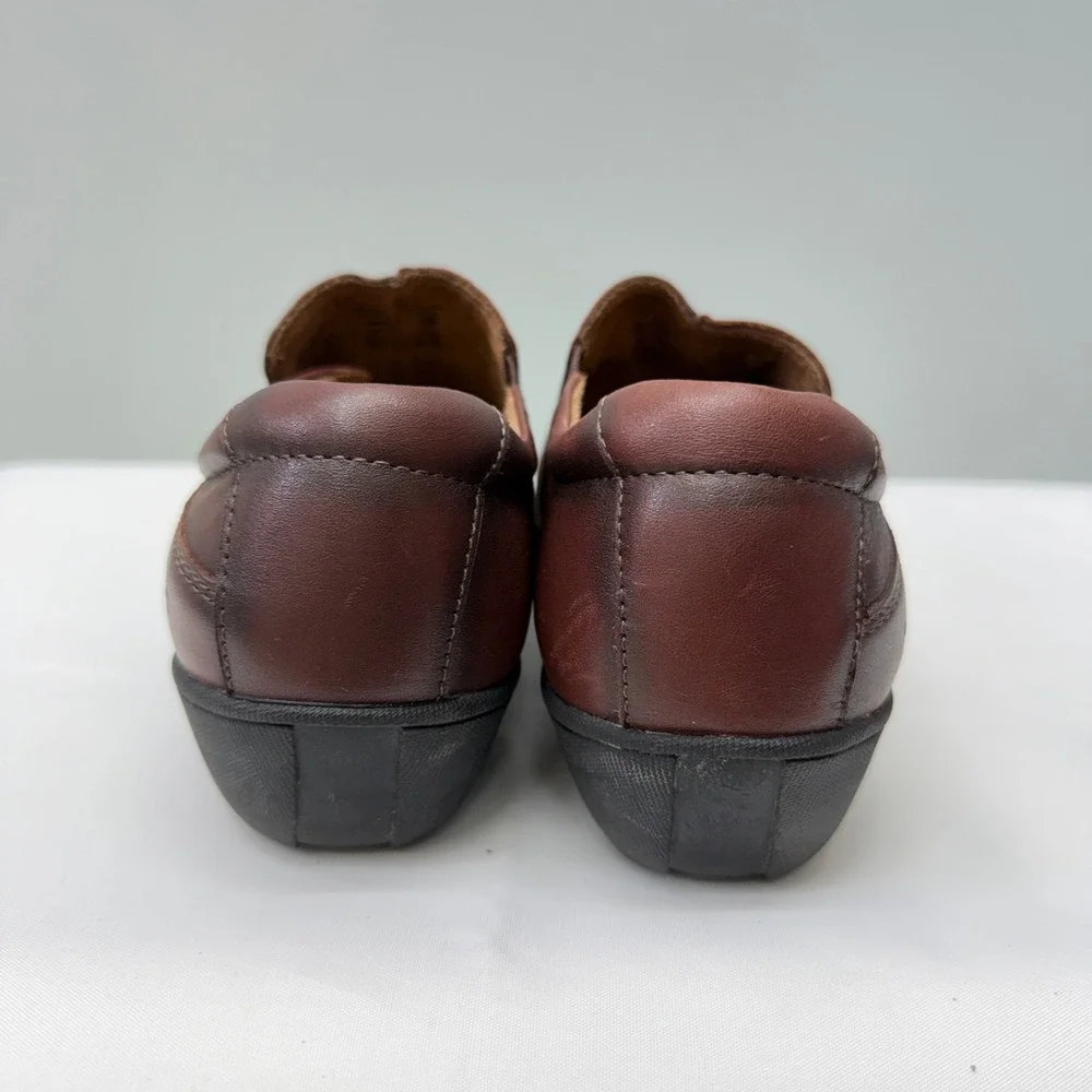 Taos Encore Womens 9.5 Brown Leather Slip On Loafers Shoes Side Button ENC-12750
